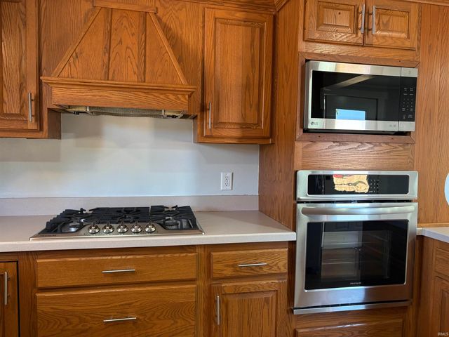 12869 N 200 W Road, Milford, IN 46542