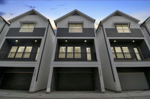 316 Thornton Road E, Houston, TX 77018