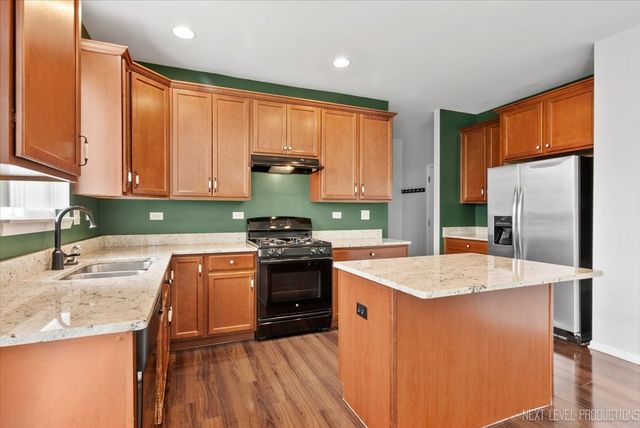 5734 OAK RIDGE Way -45, Lisle, IL 60532