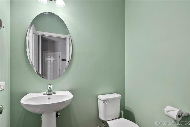 5734 OAK RIDGE Way -45, Lisle, IL 60532