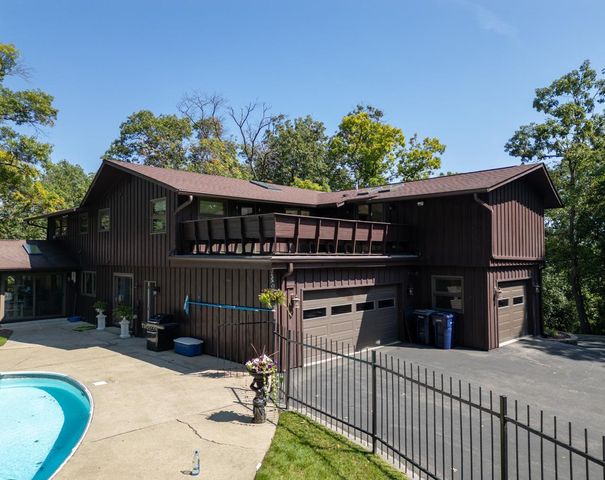 2329 Summit Drive, Janesville, WI 53548