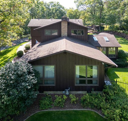 2329 Summit Drive, Janesville, WI 53548