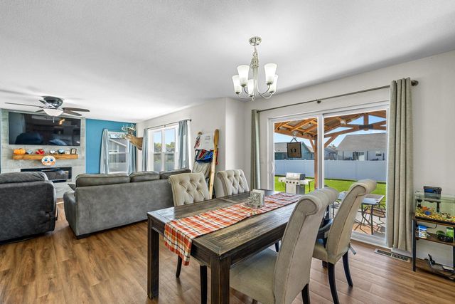 1421 Beacon DRIVE, Watertown, WI 53098