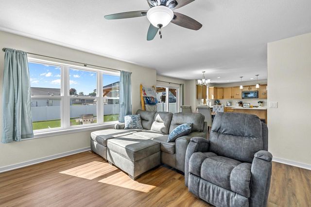 1421 Beacon DRIVE, Watertown, WI 53098