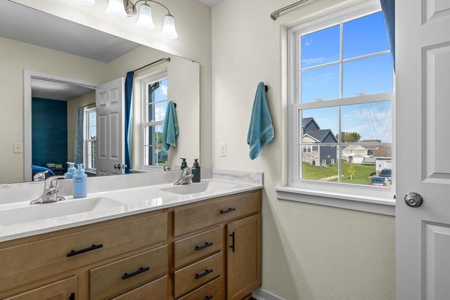 1421 Beacon DRIVE, Watertown, WI 53098