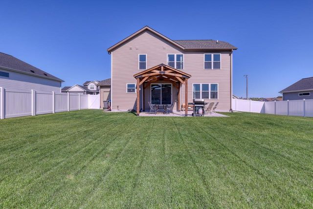 1421 Beacon DRIVE, Watertown, WI 53098
