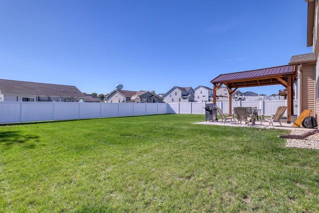1421 Beacon DRIVE, Watertown, WI 53098