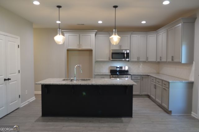 4351 Cornwall Drive, Forsyth, GA 31029