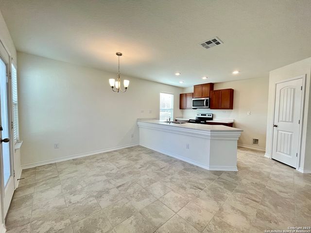 8405 AMISTAD CV, Converse, TX 78109