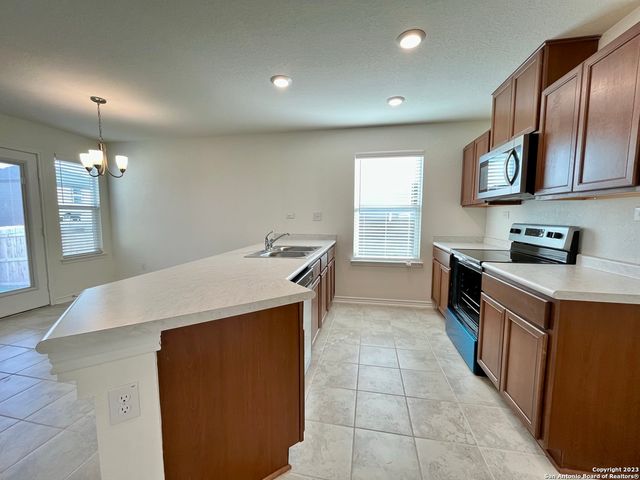 8405 AMISTAD CV, Converse, TX 78109