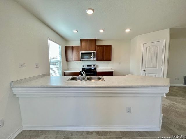 8405 AMISTAD CV, Converse, TX 78109