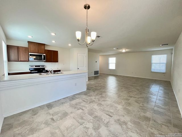 8405 AMISTAD CV, Converse, TX 78109
