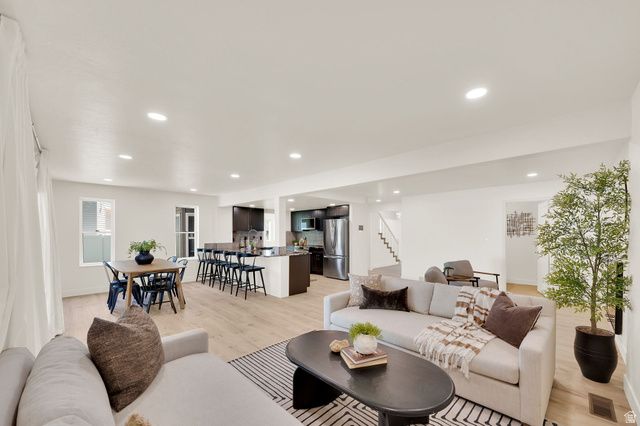 9709 S CAMBERLEY CIR, Sandy, UT 84092