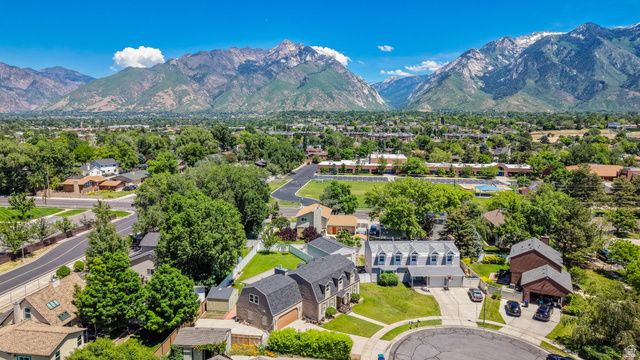9709 S CAMBERLEY CIR, Sandy, UT 84092