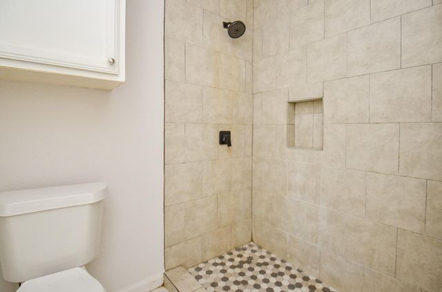 11818 Spring Grove Dr, Houston, TX 77099