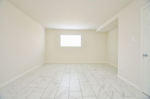 11818 Spring Grove Dr, Houston, TX 77099