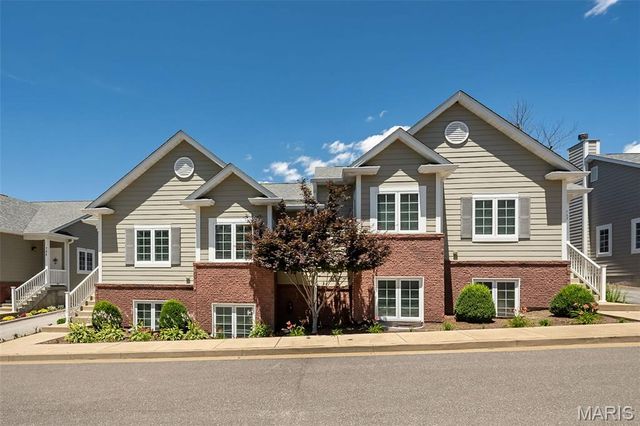 746 Windberry Court, Kirkwood, MO 63122