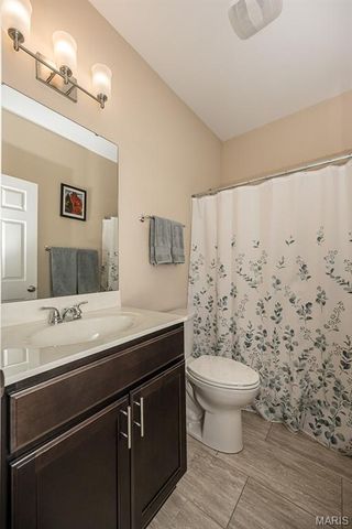 746 Windberry Court, Kirkwood, MO 63122