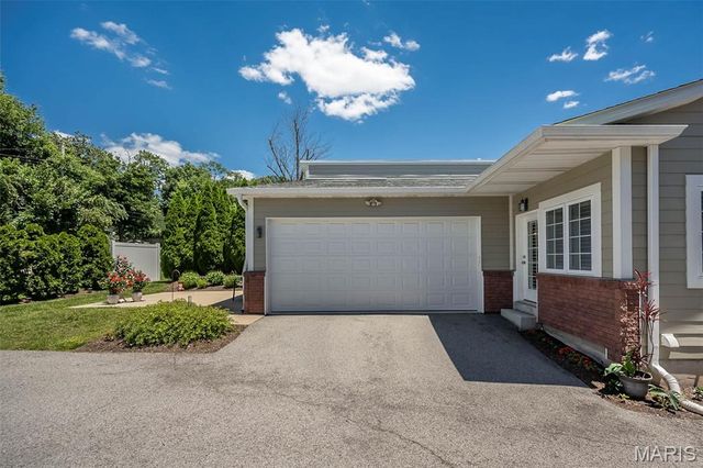 746 Windberry Court, Kirkwood, MO 63122