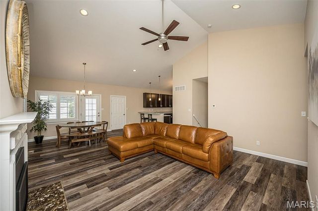 746 Windberry Court, Kirkwood, MO 63122