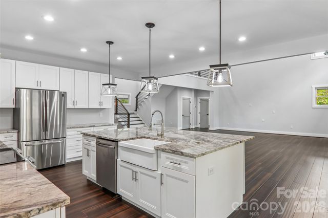 157 Allen Drive, Fletcher, NC 28732