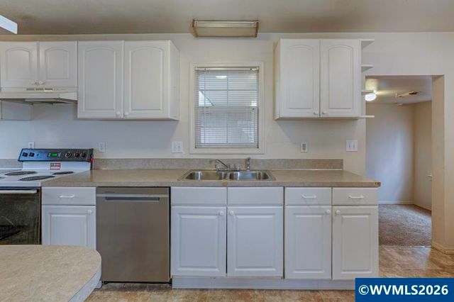 390 McNary Av NW, Salem, OR 97304