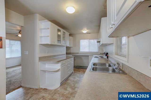 390 McNary Av NW, Salem, OR 97304