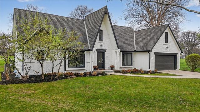 12815 Pembroke Circle, Leawood, KS 66209