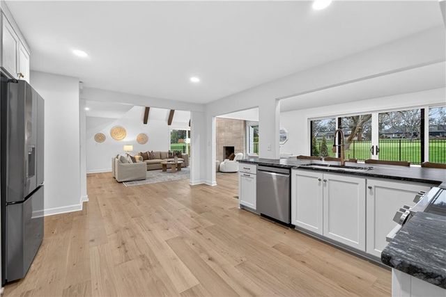 12815 Pembroke Circle, Leawood, KS 66209