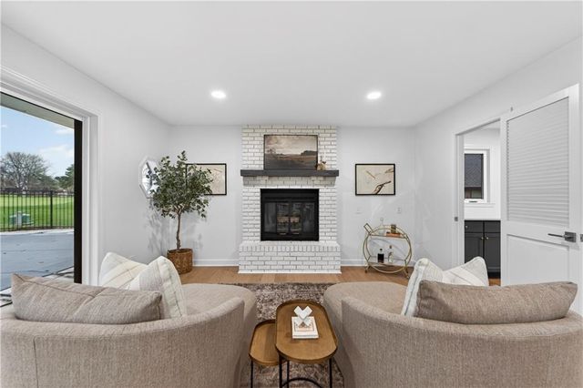 12815 Pembroke Circle, Leawood, KS 66209