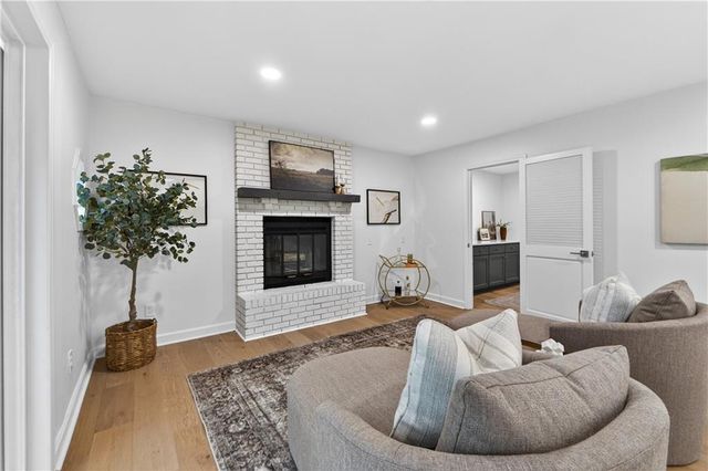 12815 Pembroke Circle, Leawood, KS 66209