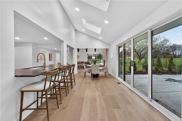 12815 Pembroke Circle, Leawood, KS 66209