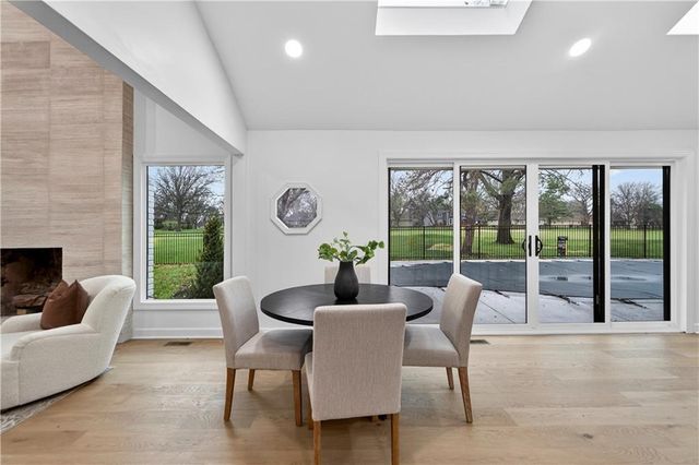 12815 Pembroke Circle, Leawood, KS 66209