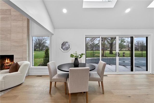 12815 Pembroke Circle, Leawood, KS 66209