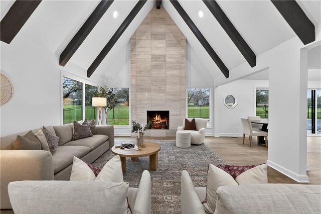 12815 Pembroke Circle, Leawood, KS 66209
