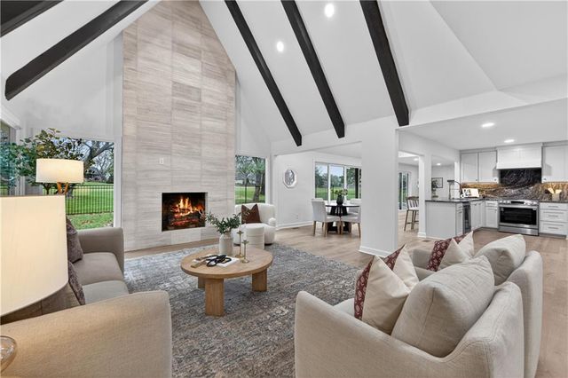 12815 Pembroke Circle, Leawood, KS 66209
