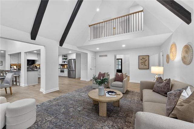12815 Pembroke Circle, Leawood, KS 66209
