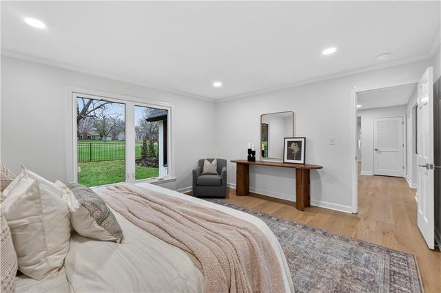 12815 Pembroke Circle, Leawood, KS 66209
