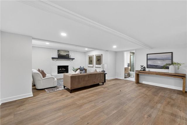 12815 Pembroke Circle, Leawood, KS 66209