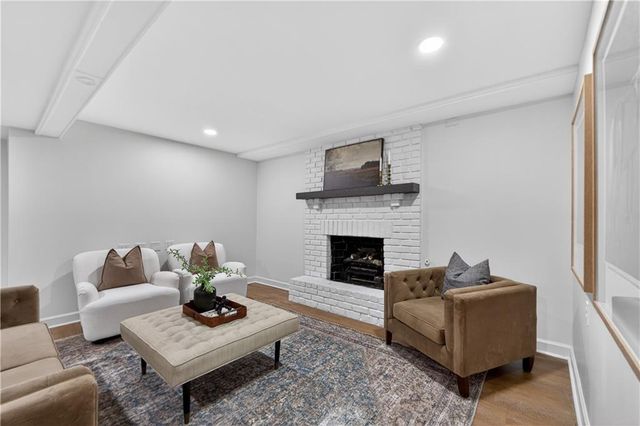 12815 Pembroke Circle, Leawood, KS 66209