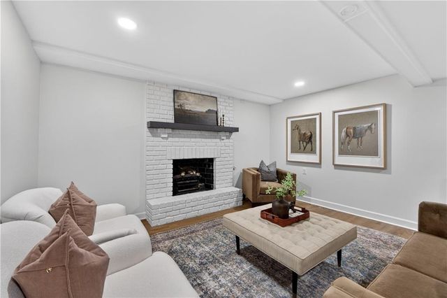 12815 Pembroke Circle, Leawood, KS 66209