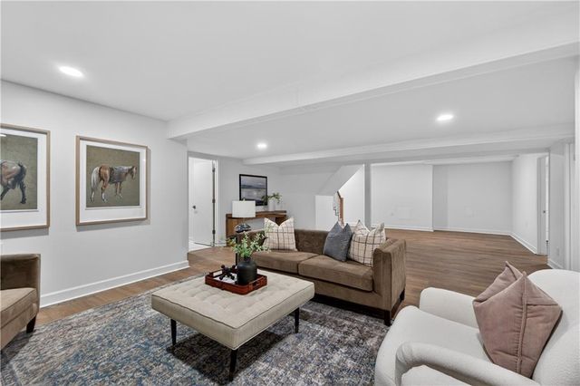 12815 Pembroke Circle, Leawood, KS 66209
