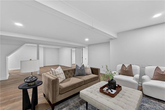 12815 Pembroke Circle, Leawood, KS 66209