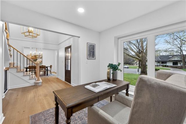 12815 Pembroke Circle, Leawood, KS 66209
