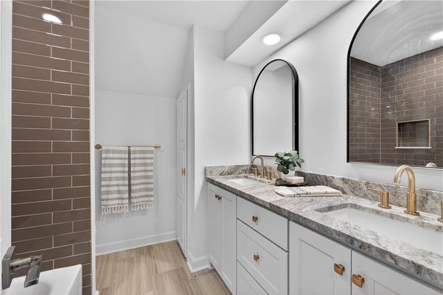 12815 Pembroke Circle, Leawood, KS 66209