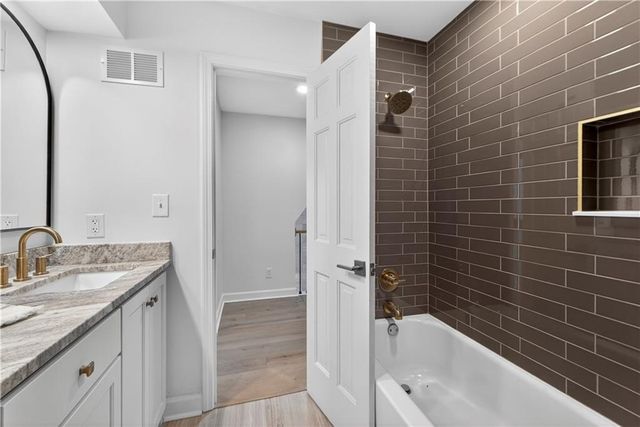 12815 Pembroke Circle, Leawood, KS 66209
