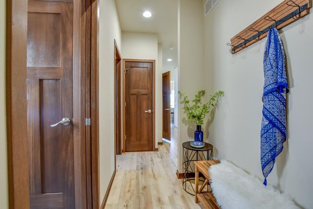 4306 Goldeneye Gateway Drive, Middleton, WI 53562