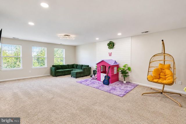 1 WESTMONT DR, Medford, NJ 08055