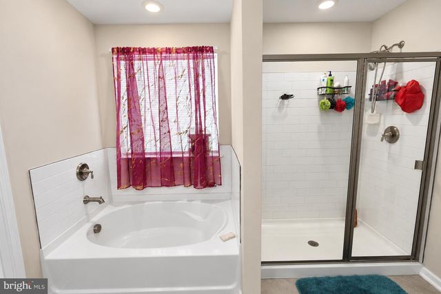 1 WESTMONT DR, Medford, NJ 08055