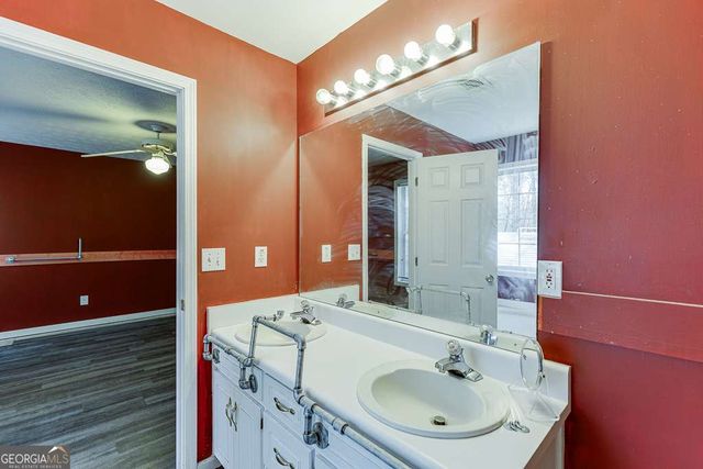 1590 Piney Grove Road, Loganville, GA 30052